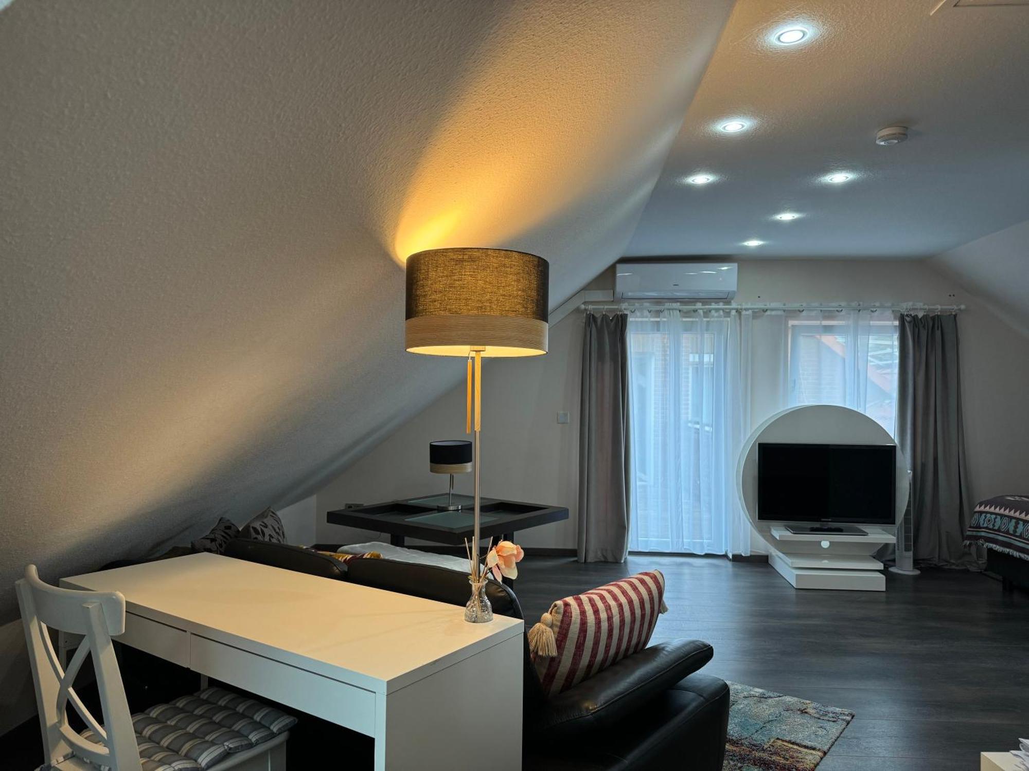 Modern House Gehrden Auf 2 Etagen, Nice Garten, Barbecue, Contactless Check-In, Free Parking Екстер'єр фото