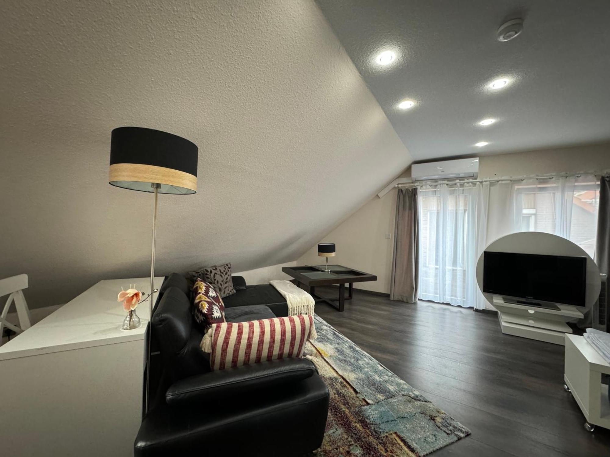 Modern House Gehrden Auf 2 Etagen, Nice Garten, Barbecue, Contactless Check-In, Free Parking Екстер'єр фото