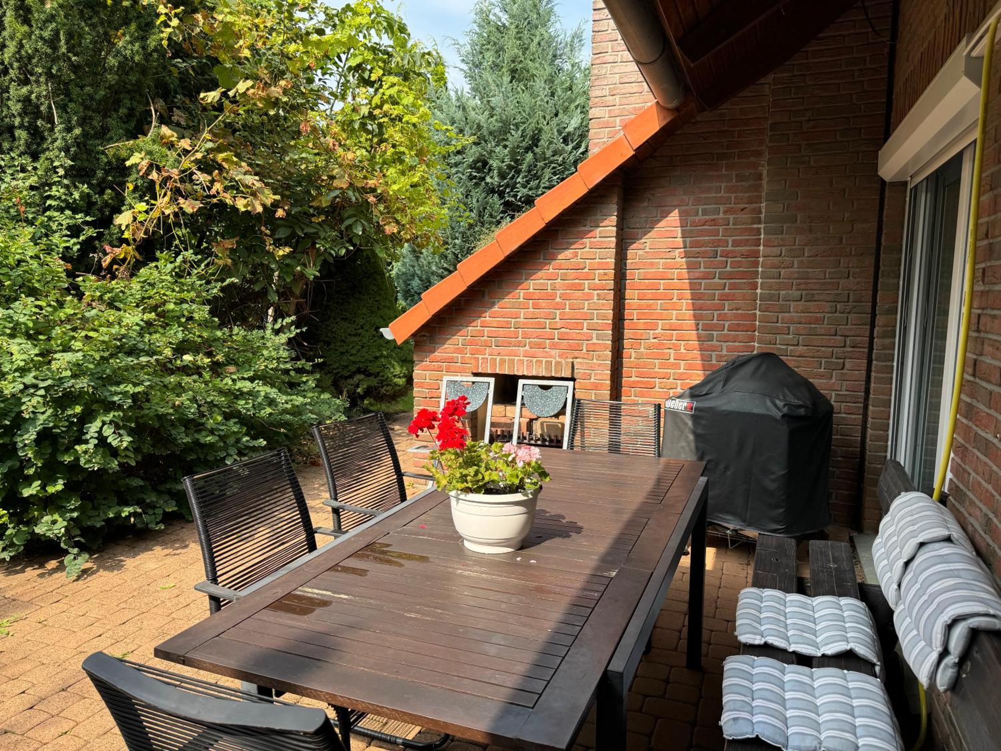Modern House Gehrden Auf 2 Etagen, Nice Garten, Barbecue, Contactless Check-In, Free Parking Екстер'єр фото