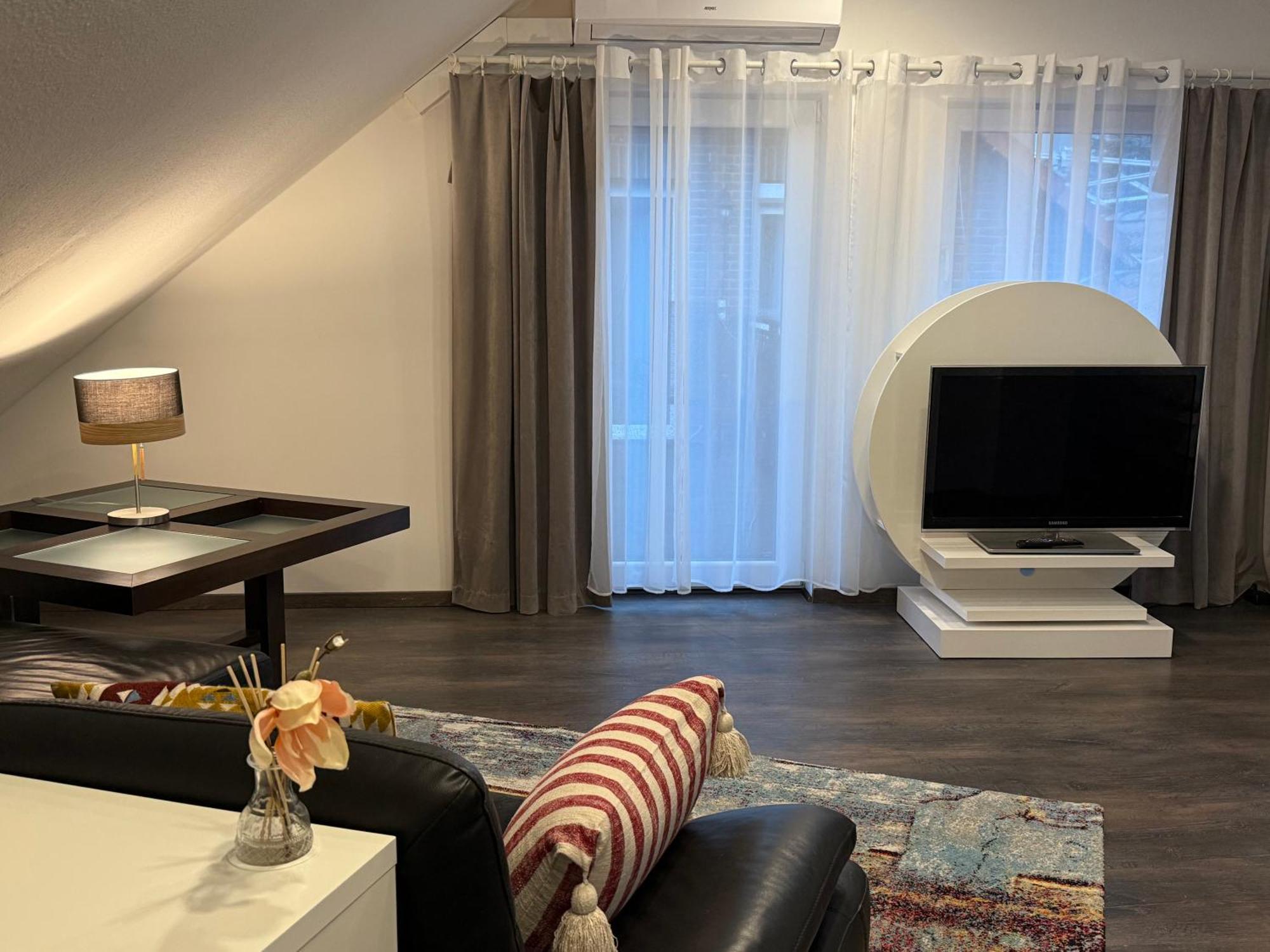 Modern House Gehrden Auf 2 Etagen, Nice Garten, Barbecue, Contactless Check-In, Free Parking Екстер'єр фото